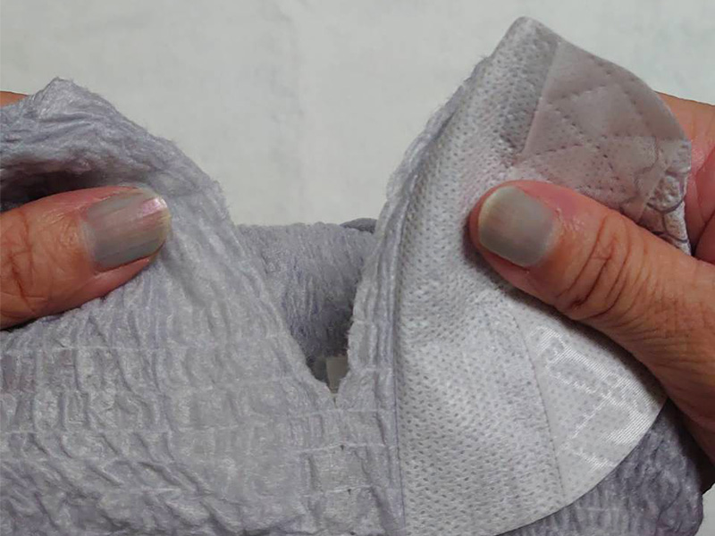 おでかけ交換ショーツ　点線を破る